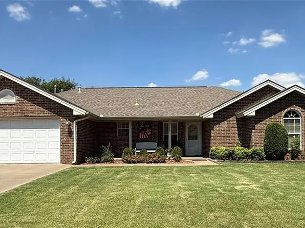 2211 Berry Ave, Weatherford, OK 73096