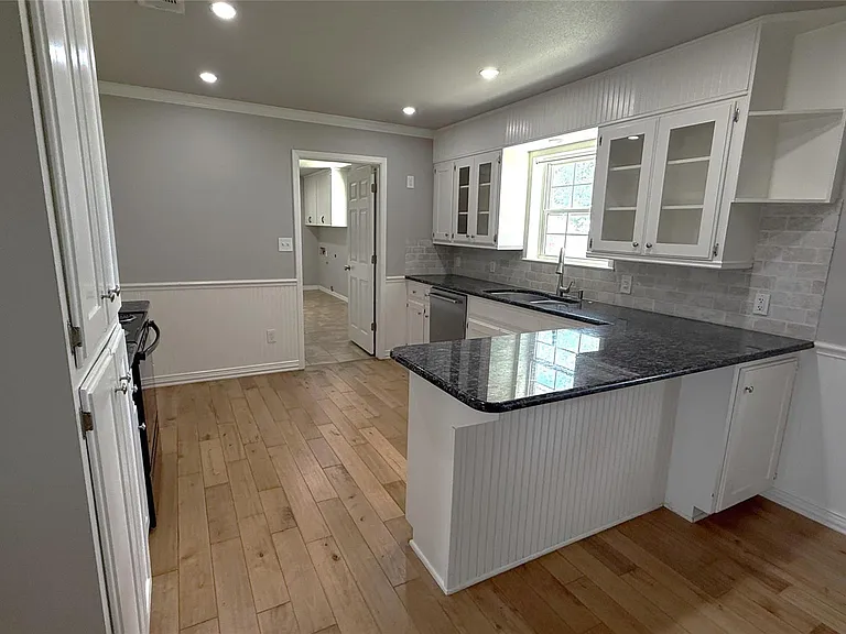 10150 FM 619 — Photo 6