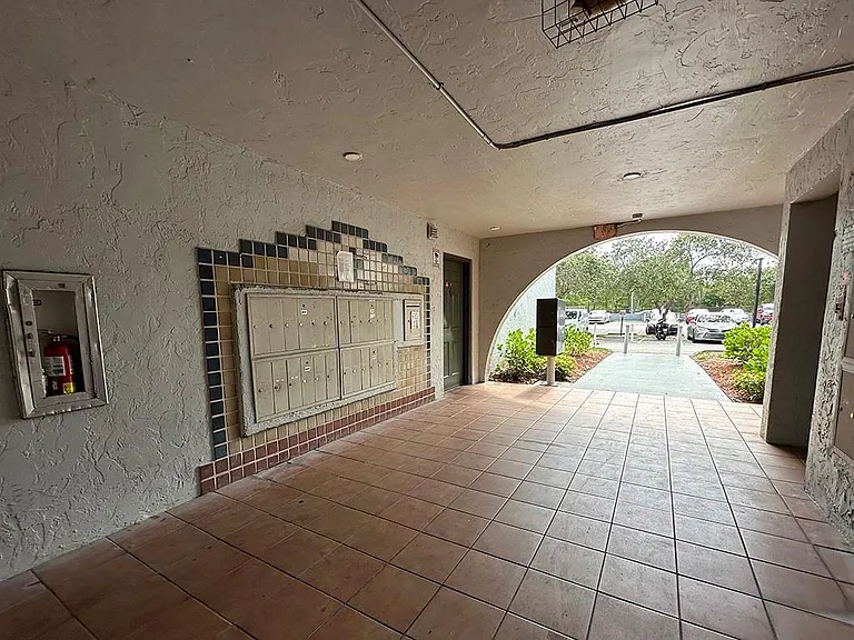 1900 N Congress Ave #407 — Photo 16