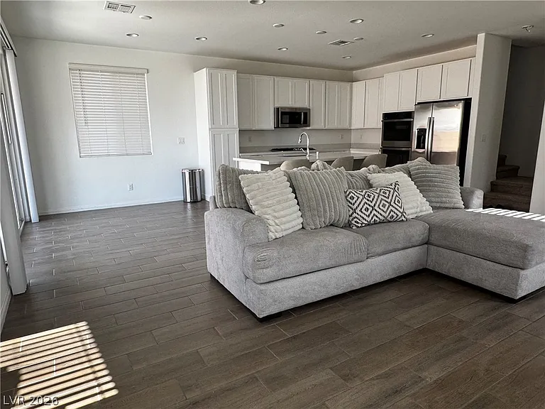 949 Ferodale Ave — Photo 7