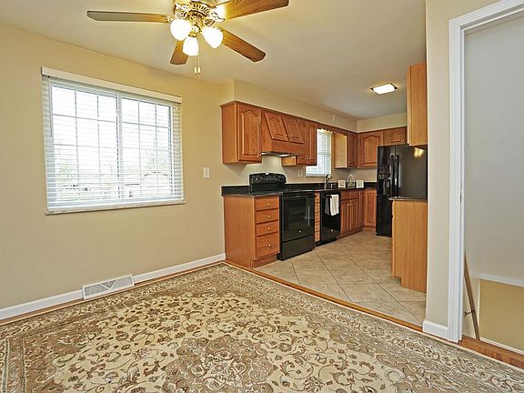 5th image of 7652 Joan Dr