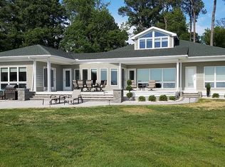 90 Orchard Point Dr, Weems, VA 22576