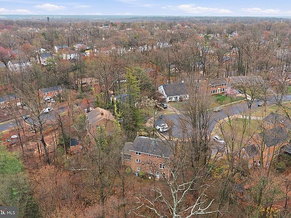 2nd image of 5300 Neville Ct