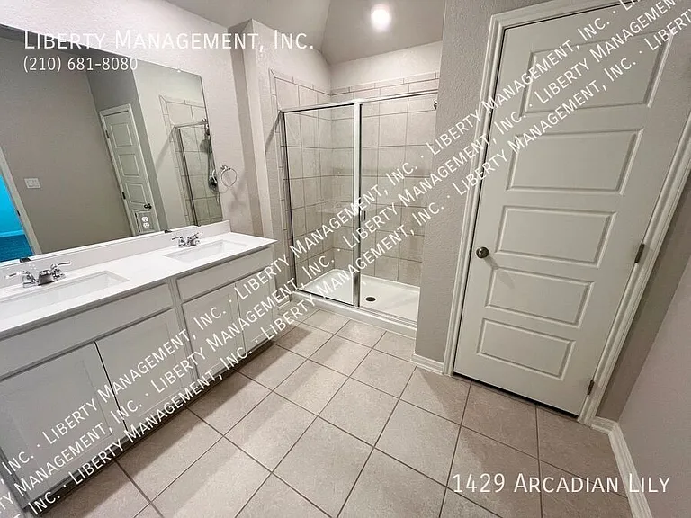 1429 Arcadian Lily — Photo 27