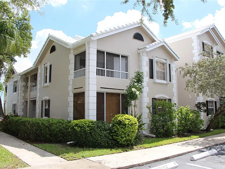 2890 N Oakland Forest Dr #204 — Photo 1