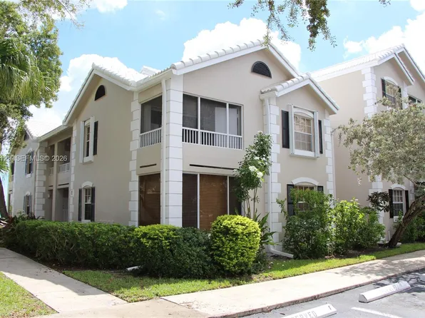 2890 N Oakland Forest Dr, Fort Lauderdale, FL