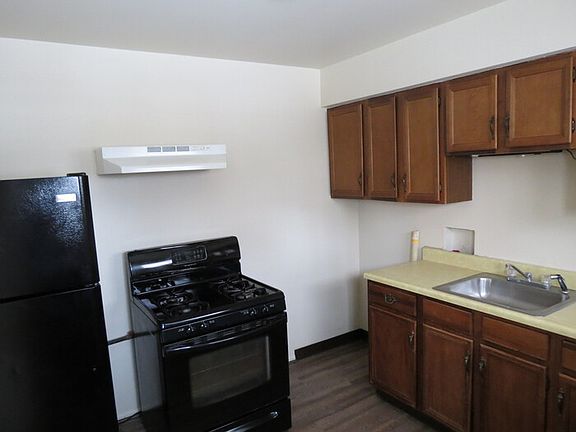 5th image of 1770 Eastbrook Dr S