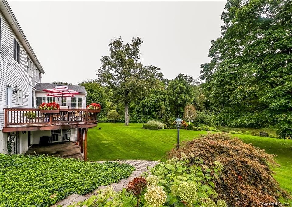 2nd image of 3 Pond View Dr