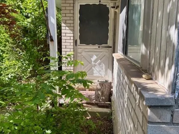 11051 Van Buren St, Van Buren Township, MI 48111