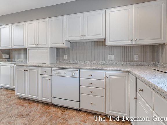 3rd image of 835 Brook Village Dr