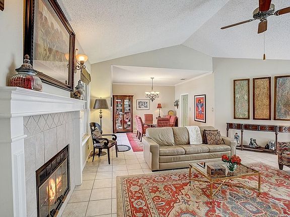 4th image of 13203 Briar Hollow Dr