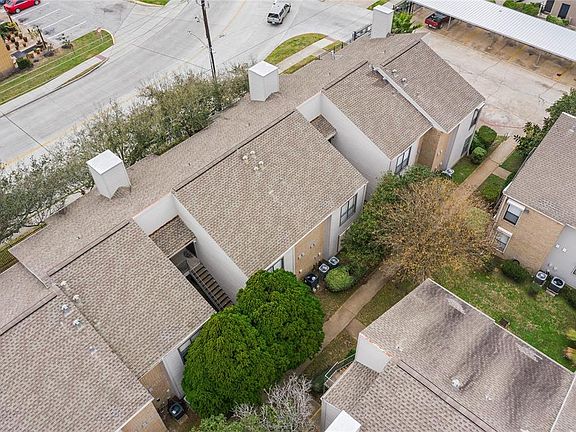 2nd image of 3220 69th St APT B2