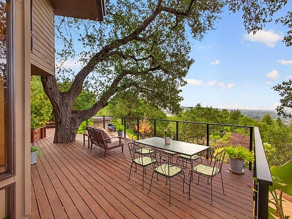 4th image of 556 Montecito Boulevard