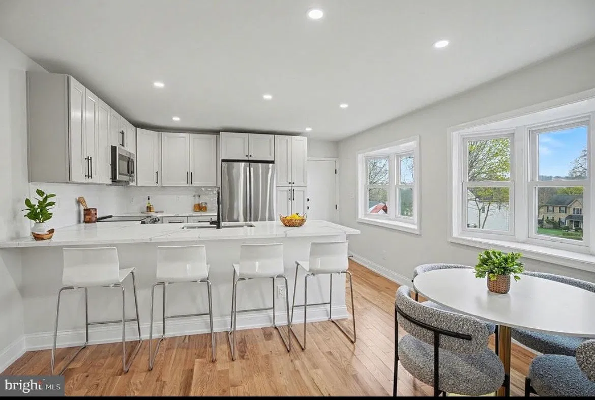 3 bed, 1450 sqft, $4,300 — Photo 2