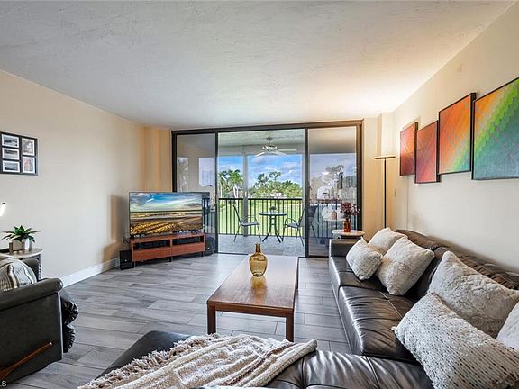 5th image of 413 Augusta BLVD #302