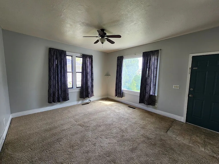1306 W Gillespie Ave — Photo 11