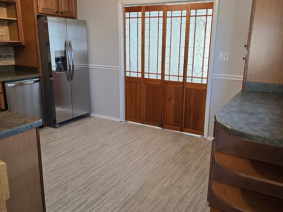 2nd image of 306 Holly Manor Rd