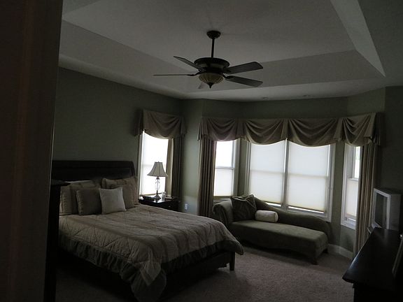 5th image of 16265 Riverbirch Dr