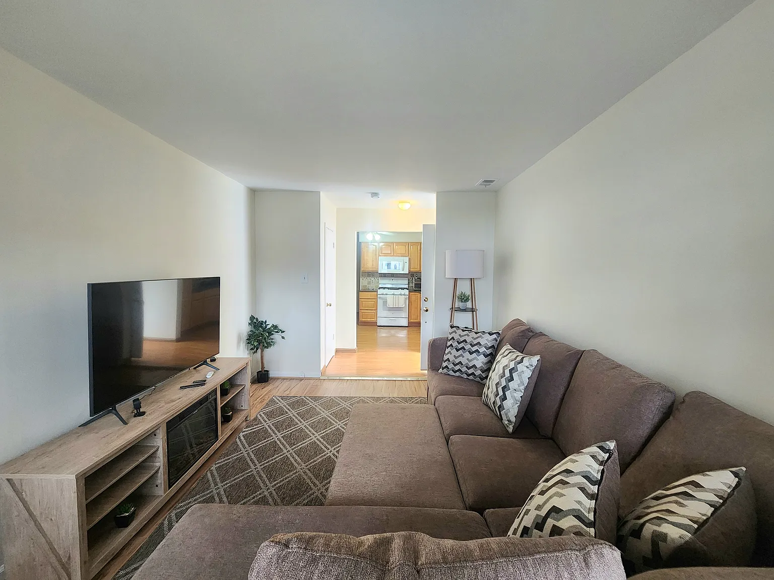 1 bed, 750 sqft, $1,750 — Photo 2