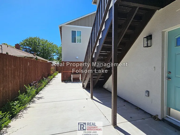 5431-1 Bradford Dr — Photo 5