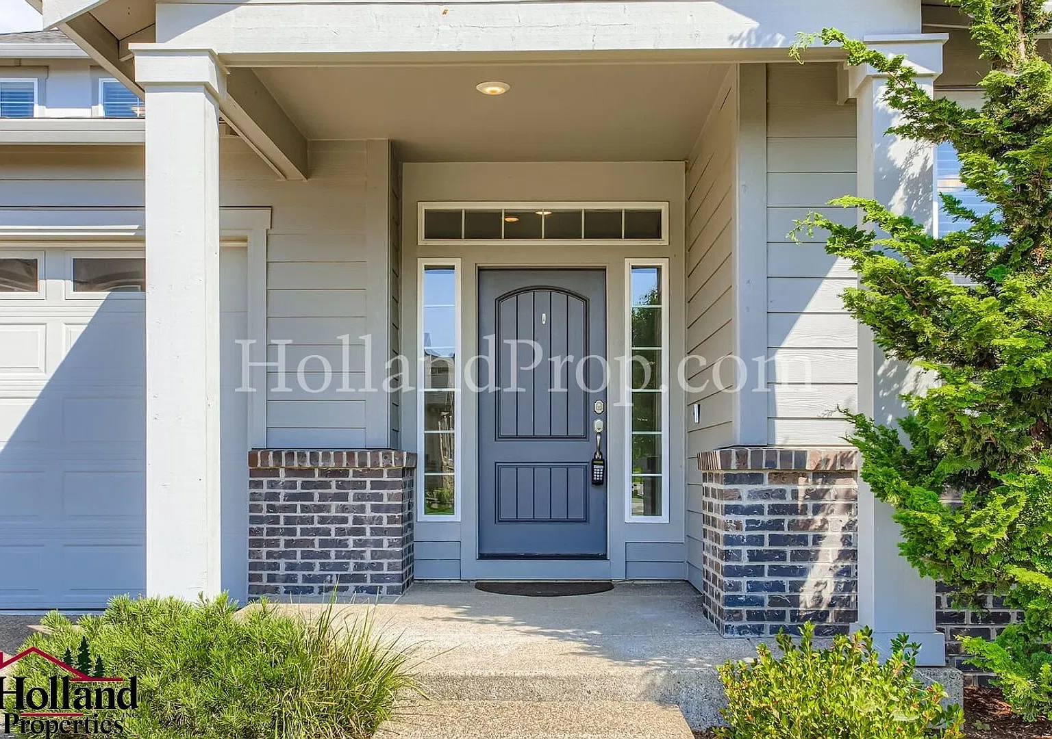 Spacious 5-Bedroom Hillsboro Home with A/C, Screened Porch & Green-Space Views — Photo 3