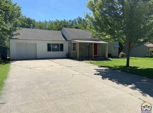 2214 SW Seabrook Ave, Topeka, KS 66614