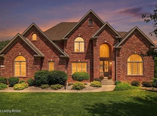 242 White Oak Dr, Mount Washington, KY 40047