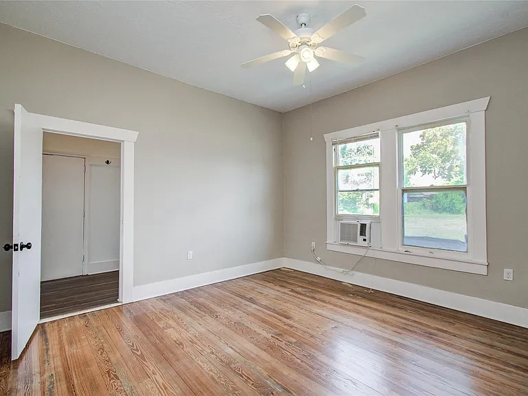 901 Boundary St — Photo 19