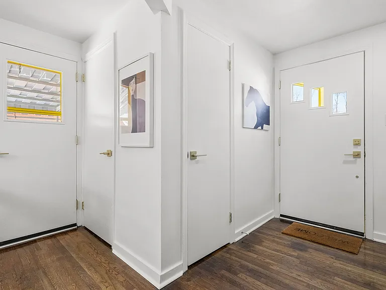 215 McMasters Dr — Photo 8