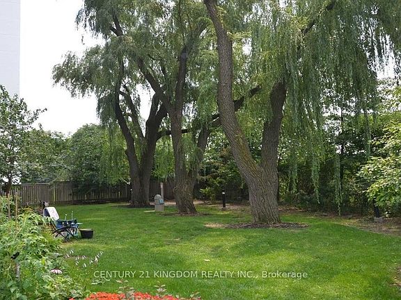 3rd image of 2464 Weston Rd #201