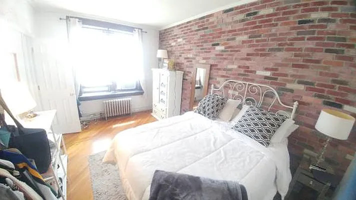 Rented by Downtown Mgt & Realty LLC | media 6