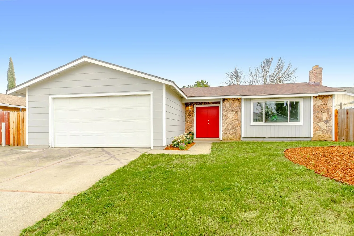 5060 Village Elm Dr photo 1