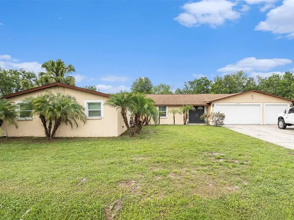 9220 McIntosh Rd, Dover, FL 33527