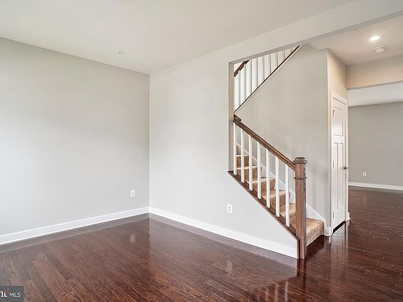 4th image of 107 Ingalls Dr