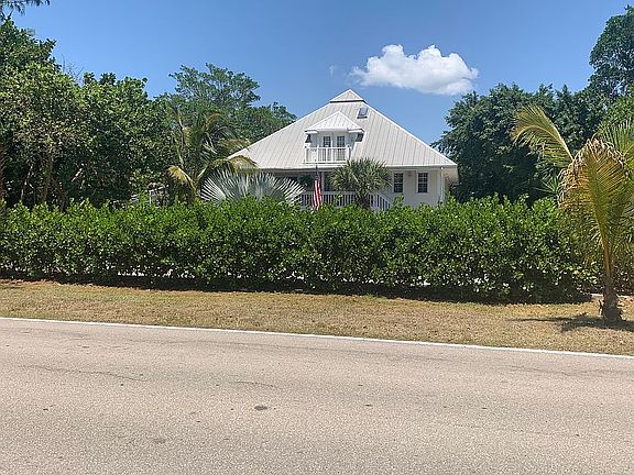 3rd image of 3862 W Gulf Dr