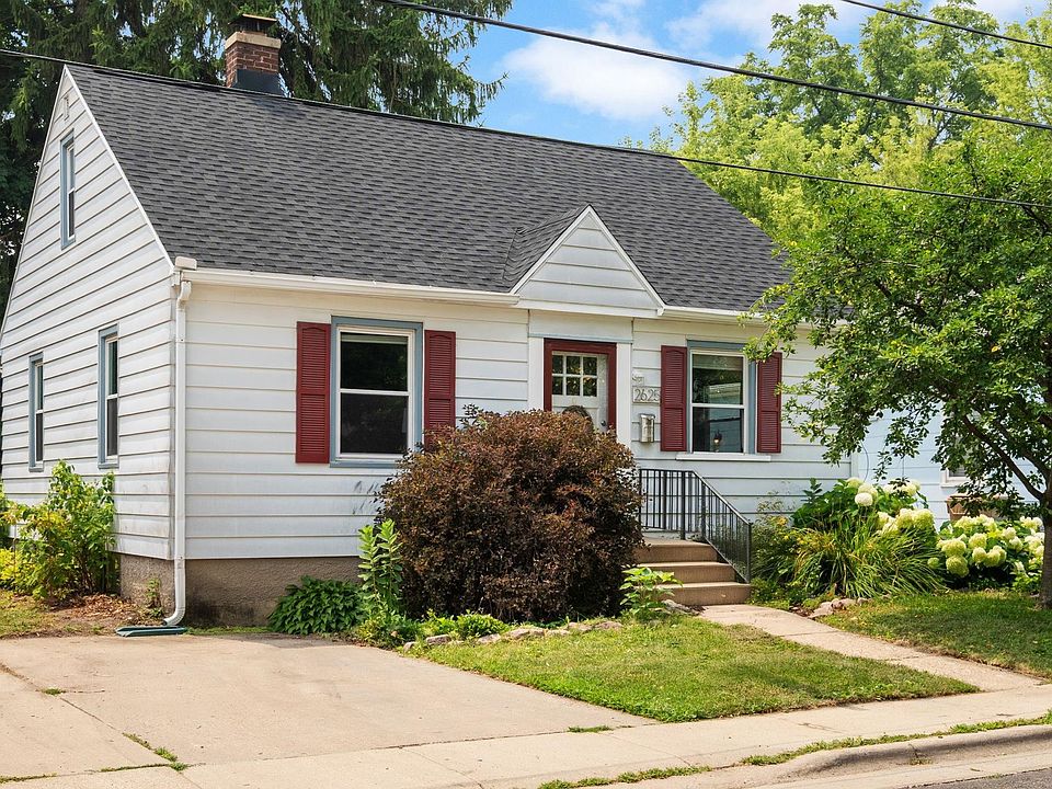 1st image of 2625 E Lawn Ct