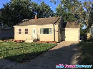 3911 68th St, Urbandale, IA 50322