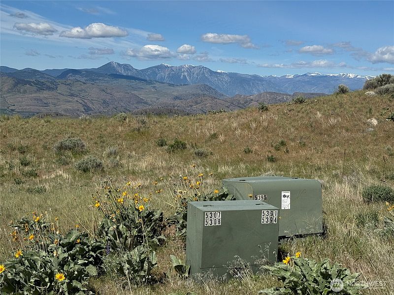 2nd image of 35 Sunset Ridge Road