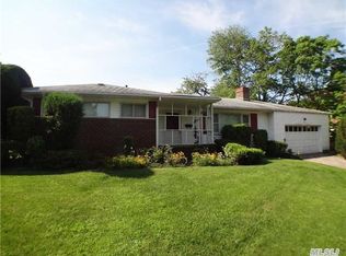 4 Teibrook Ave, Syosset, NY 11791