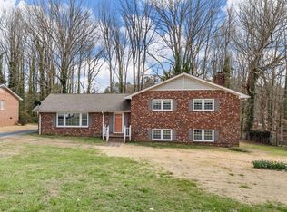 409 Springwood Dr, Spartanburg, SC 29302