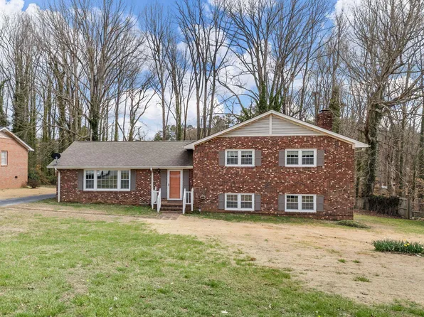 409 Springwood Dr, Spartanburg, SC 29302