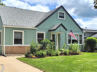 1105 Bishop St, West Chicago, IL 60185
