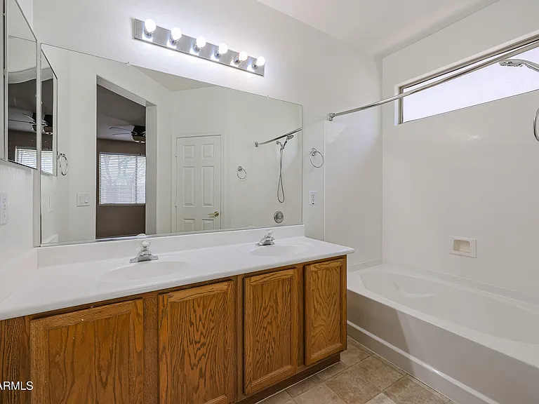 2470 W Warren Dr — Photo 33