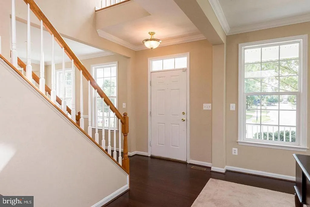 3 bed, 3.5 bath, 2993 sqft, $3,250 — Photo 3