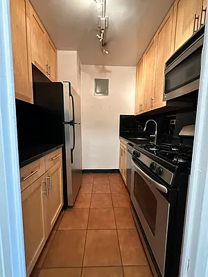 Rented by Bond New York | media 3