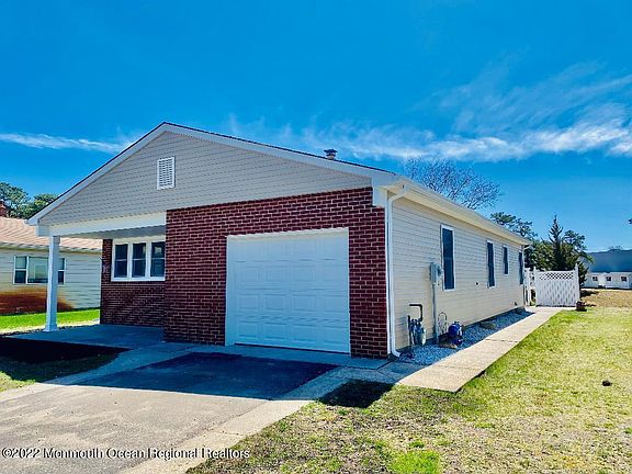 2nd image of 41 Chesterfield Ln