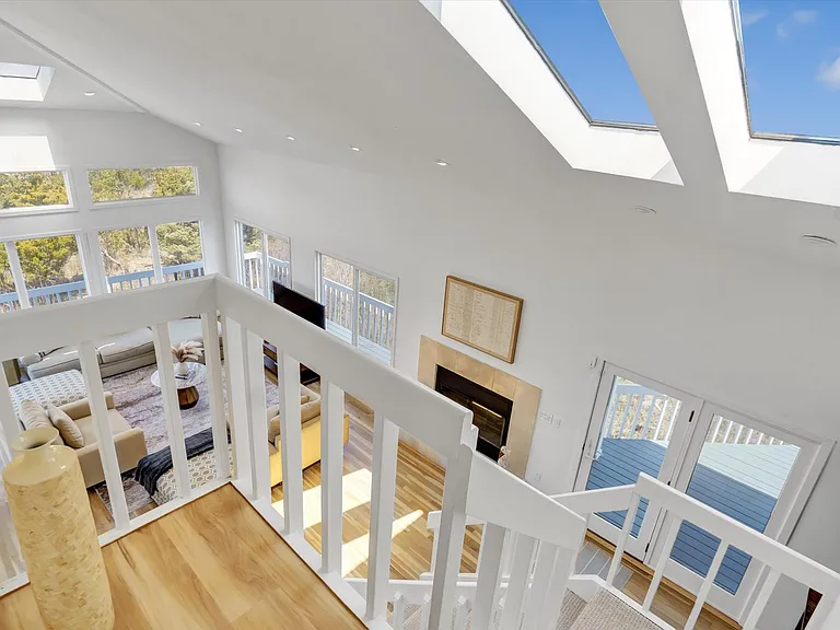 552 Dune Rd — Photo 23