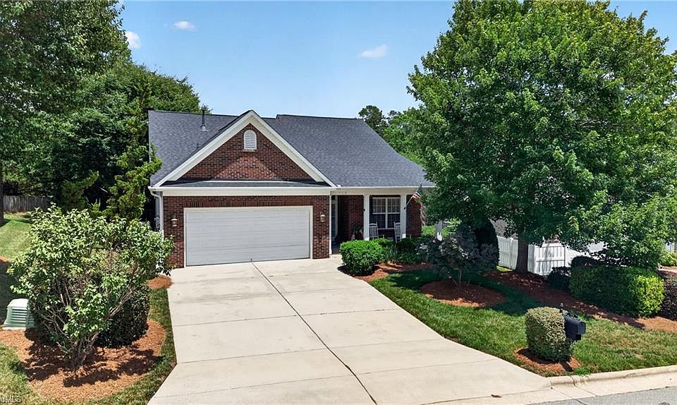 1st image of 115 Heritage Hill Dr