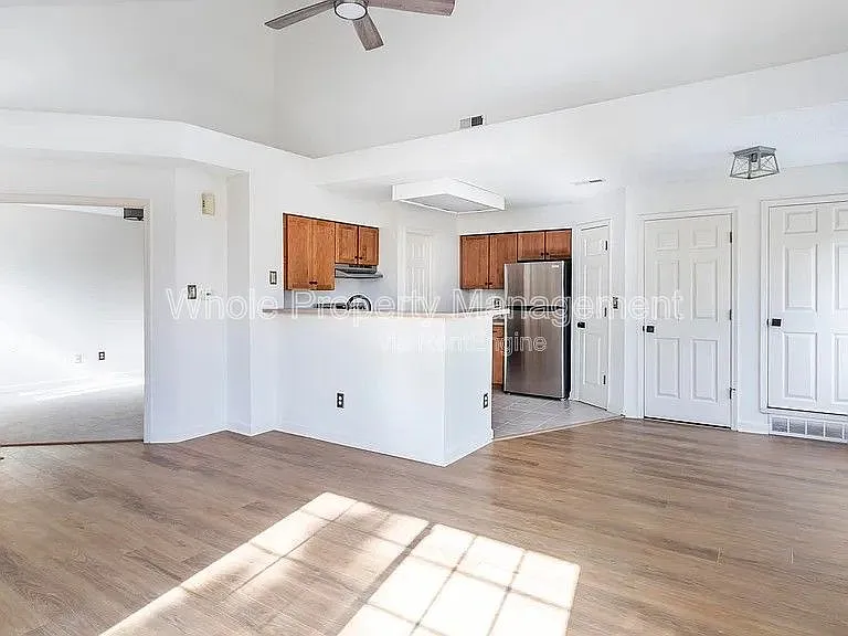 886 S Reed Ct #H — Photo 3