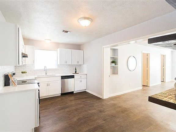 2nd image of 3605 Demaret Dr